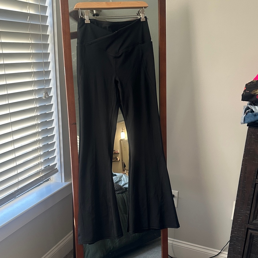 YITTY Elegant Black Flare Pants